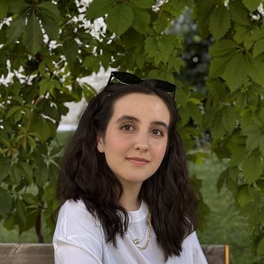 Atrina M. - Freelance Graphic Designer