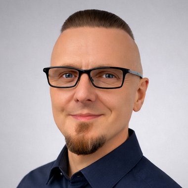 Łukasz G. - Freelance Brand Designer