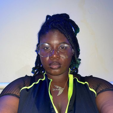 Domica W. - Freelance Writer