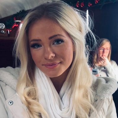 Ellie L. - Freelance Content Creator