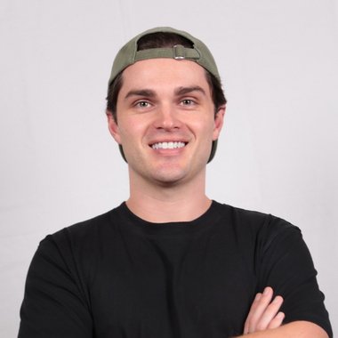 Jes L. - Freelance Video Editor