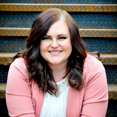 DanaAnne - Freelance Graphic Designer