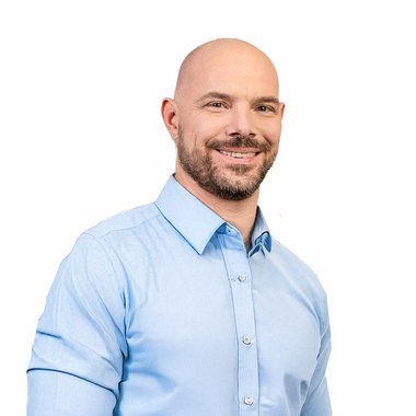 Łukasz S. - Freelance Motion Graphic Designer