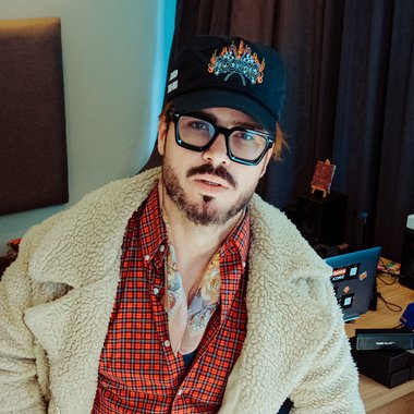 Issa L. - Freelance Brand Strategist