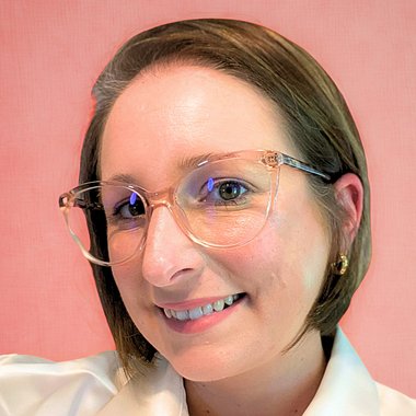 Sarah M. - Freelance Content Creator