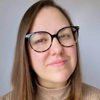 Vicky C. - Freelance Infographic Designer