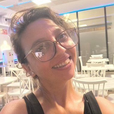 Carmen P. - Freelance Graphic Designer