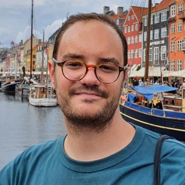 Pablo H. - Freelance Graphic Designer
