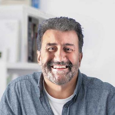 Mike Y. - Freelance Graphic Designer