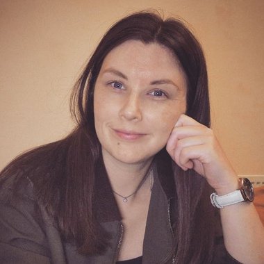 Sarah J. - Freelance Ad Designer