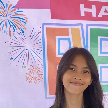 Arwen A. - Freelance Graphic Designer
