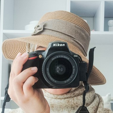 Diba B. - Freelance Brand Designer