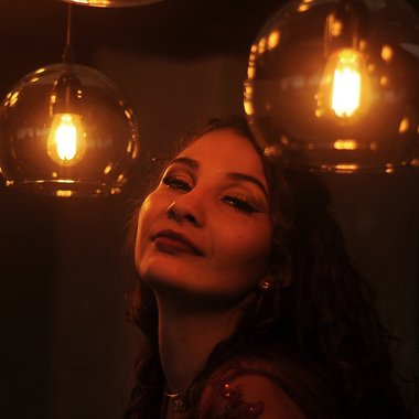 Ruth S. - Freelance Video Editor