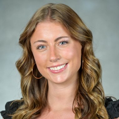 Rylee G. - Freelance Stylist