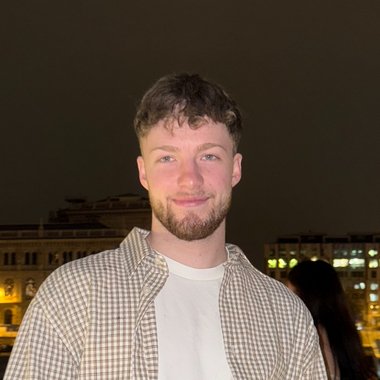 Tom M. - Freelance Brand Designer