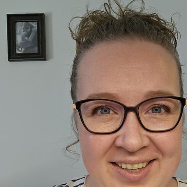 Lee-Anna - Freelance Graphic Designer