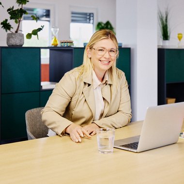 Natascha N. - Freelance Graphic Designer