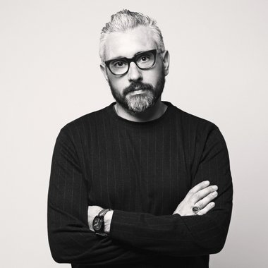 Alberto B. - Freelance Graphic Designer