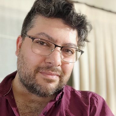 Carlos F. - Freelance Web Designer