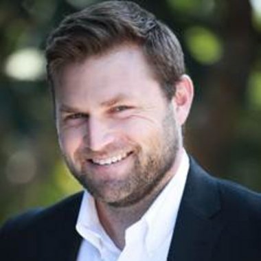 EDWARD O. - Freelance Content Creator