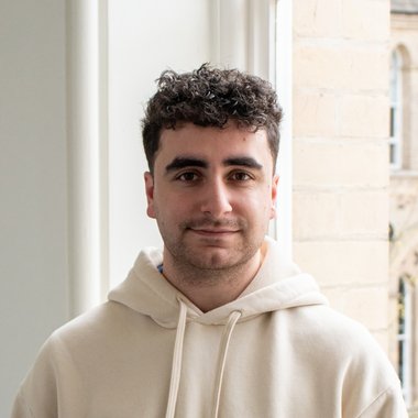 Thomas O. - Freelance Designer