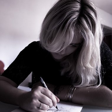 Manon S. - Freelance Graphic Designer