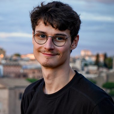 Hugo v. - Freelance Video Editor