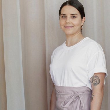 Caroline P. - Freelance Graphic Designer