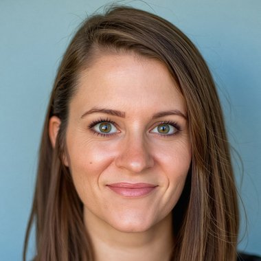 Jessie E. - Freelance Motion Graphic Designer