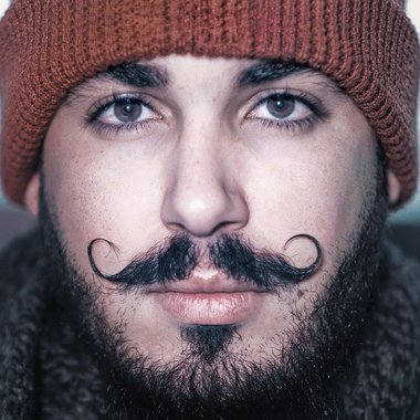 Hassen J. - Freelance Graphic Designer