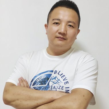 Yunfei L. - Freelance Logo Designer