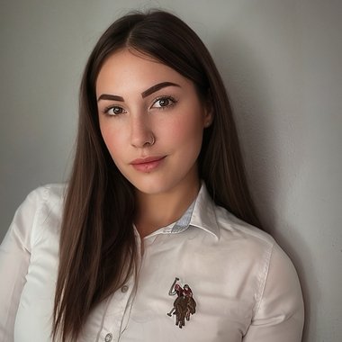 Veronika M. - Freelance Ecommerce Developer