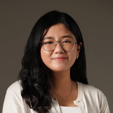 Anne B. - Freelance Graphic Designer