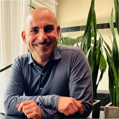 Cristian R. - Freelance Web Developer