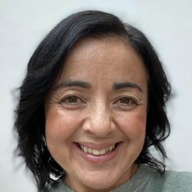 Jennifer E. - Freelance Brand Designer