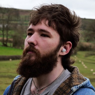 Lloyd B. - Freelance Video Editor