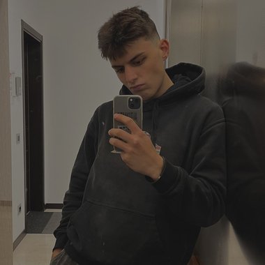 Luca D. - Freelance Designer