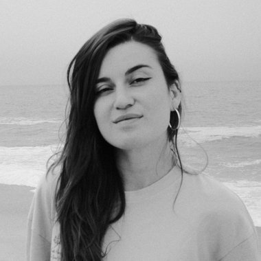 Alba E. - Freelance Designer