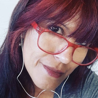 Alejandra (. - Freelance Web Designer