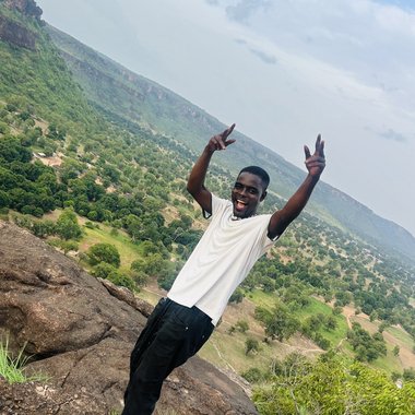 shola - Freelance Motion Graphic Designer