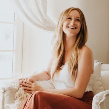 Tori G. - Freelance Social Media Manager