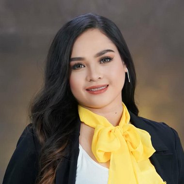 Ryselle C. - Freelance Designer