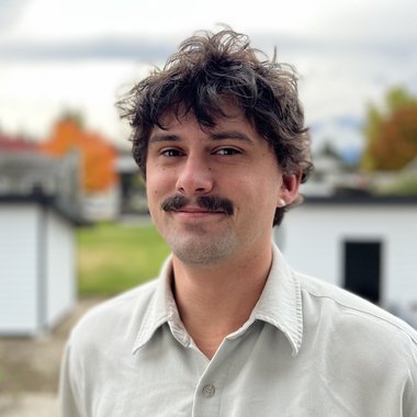 Edward H. - Freelance Brand Designer
