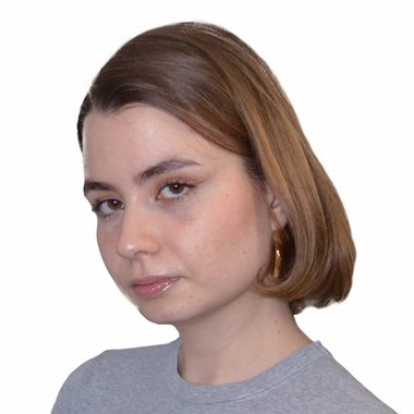 Camilla B. - Freelance Presentation Designer