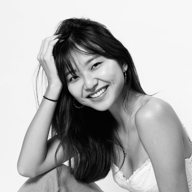 Eilyn C. - Freelance Graphic Designer