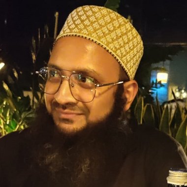 Hussain T. - Freelance Graphic Designer