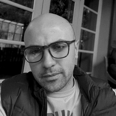 Oto B. - Freelance Infographic Designer