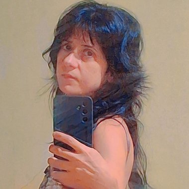 Emanuela R. - Freelance Writer