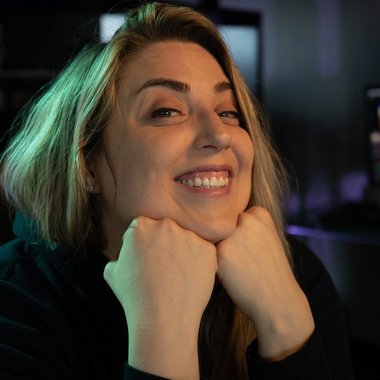 Daniela (. - Freelance Video Editor