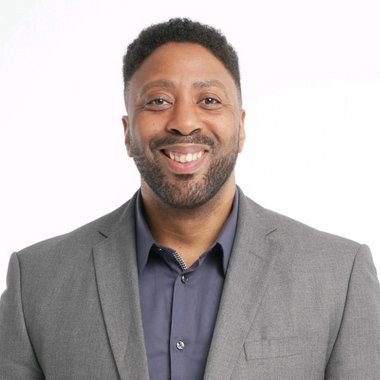 DRU M. - Freelance Presenter